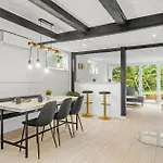 2 Bedroom Amazing In 別荘