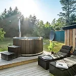 Сasa de vacaciones 2 Bedroom Amazing In Hals