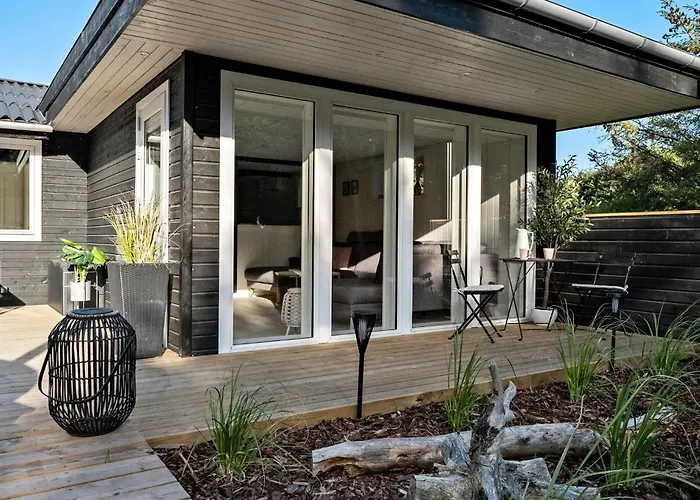 2 Bedroom Amazing In Casa vacanze Hals